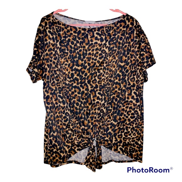 Cheetah print top - Picture 1 of 3